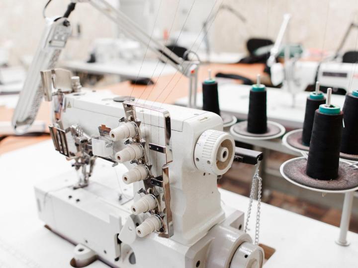 Vente machine à broder La ville-du-Bois